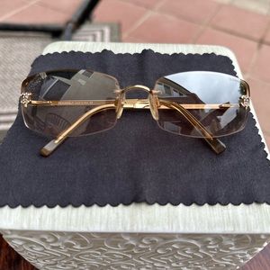 CHANEL gradient sunglasses